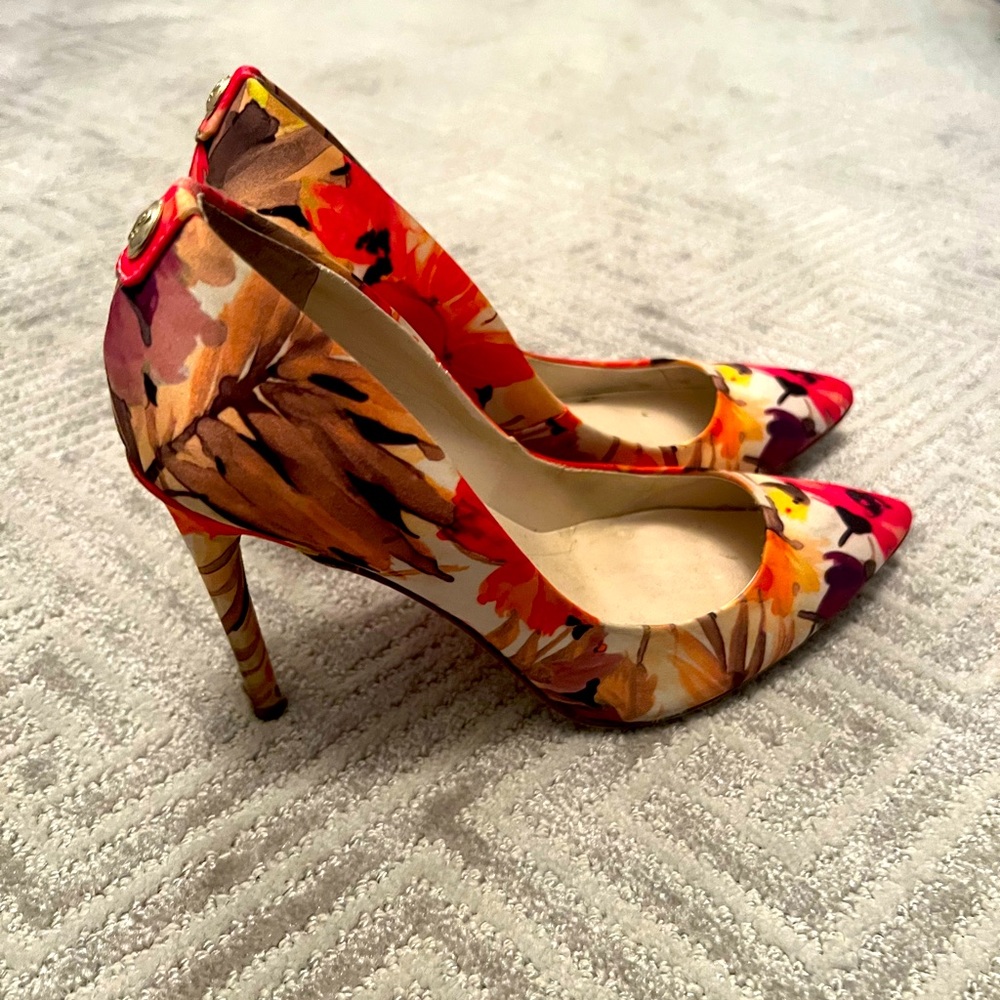 Ivanka Trump Floral Print Stiletto Pumps Heels (size 6)